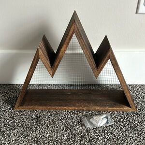 Mountain shelf with mesh back 16in long x 12in tall